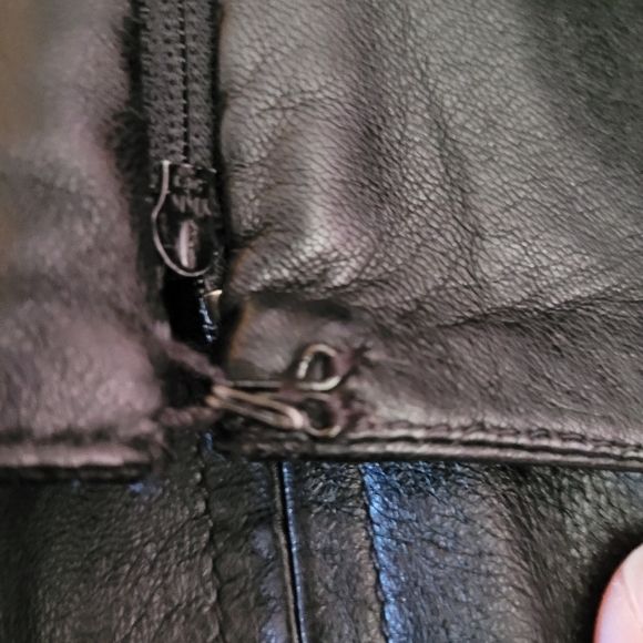 Lowell & Whitney Genuine Leather Skirt Size 10 Black Made in Italy Belt Lined - Picture 6 of 12